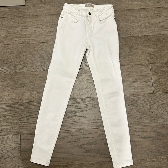 EUC Zara White Skinny Jeans - Picture 2 of 5